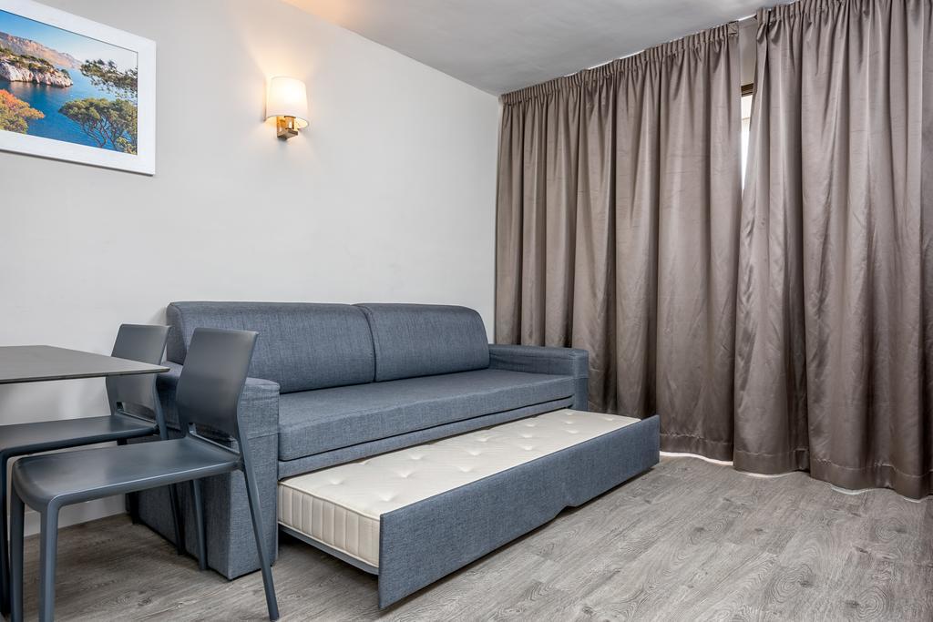 Two-Bedroom Apartment,403553556:JPEG