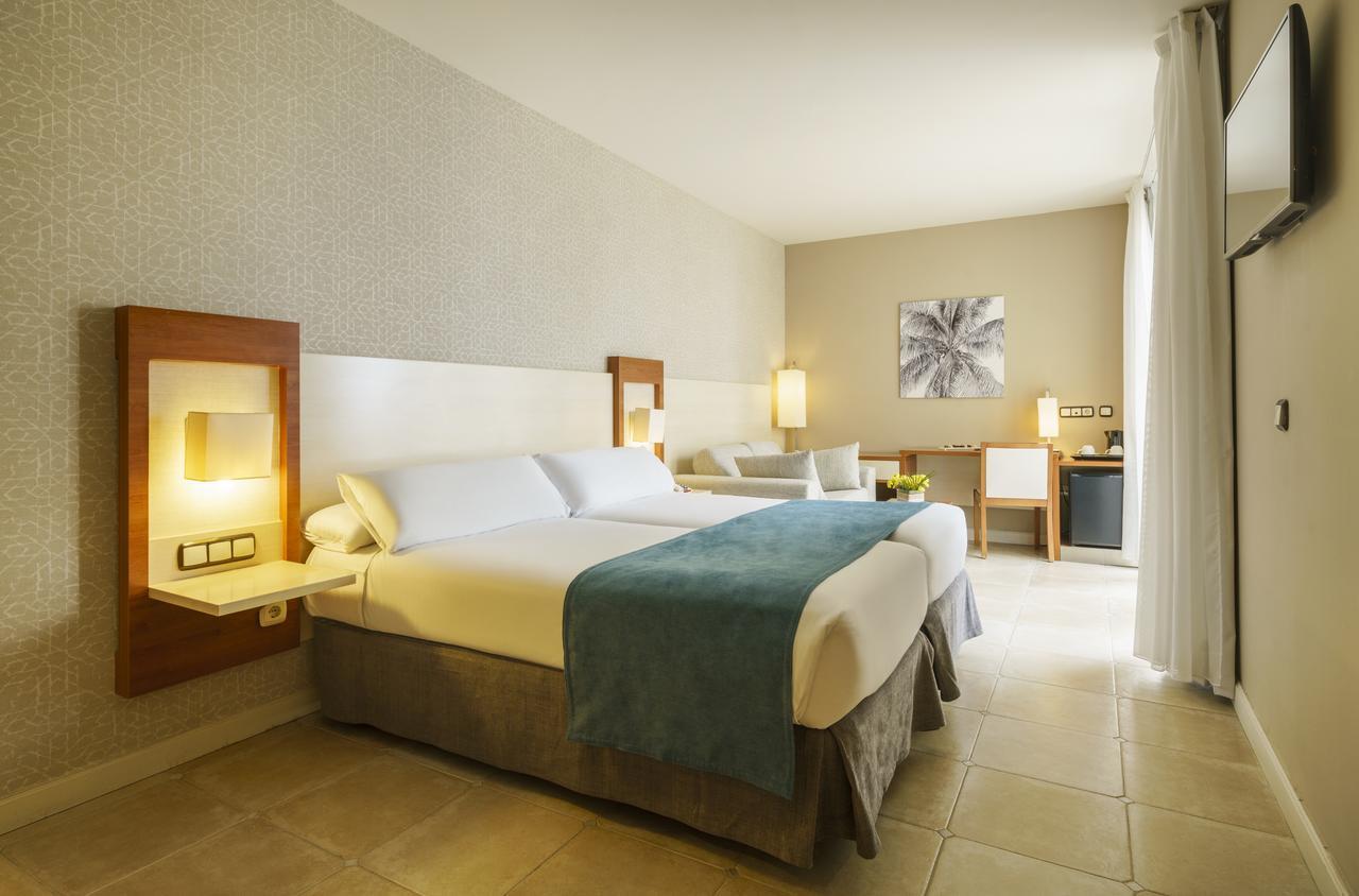 Double or Twin Room with Side Sea View,1307453509:JPEG